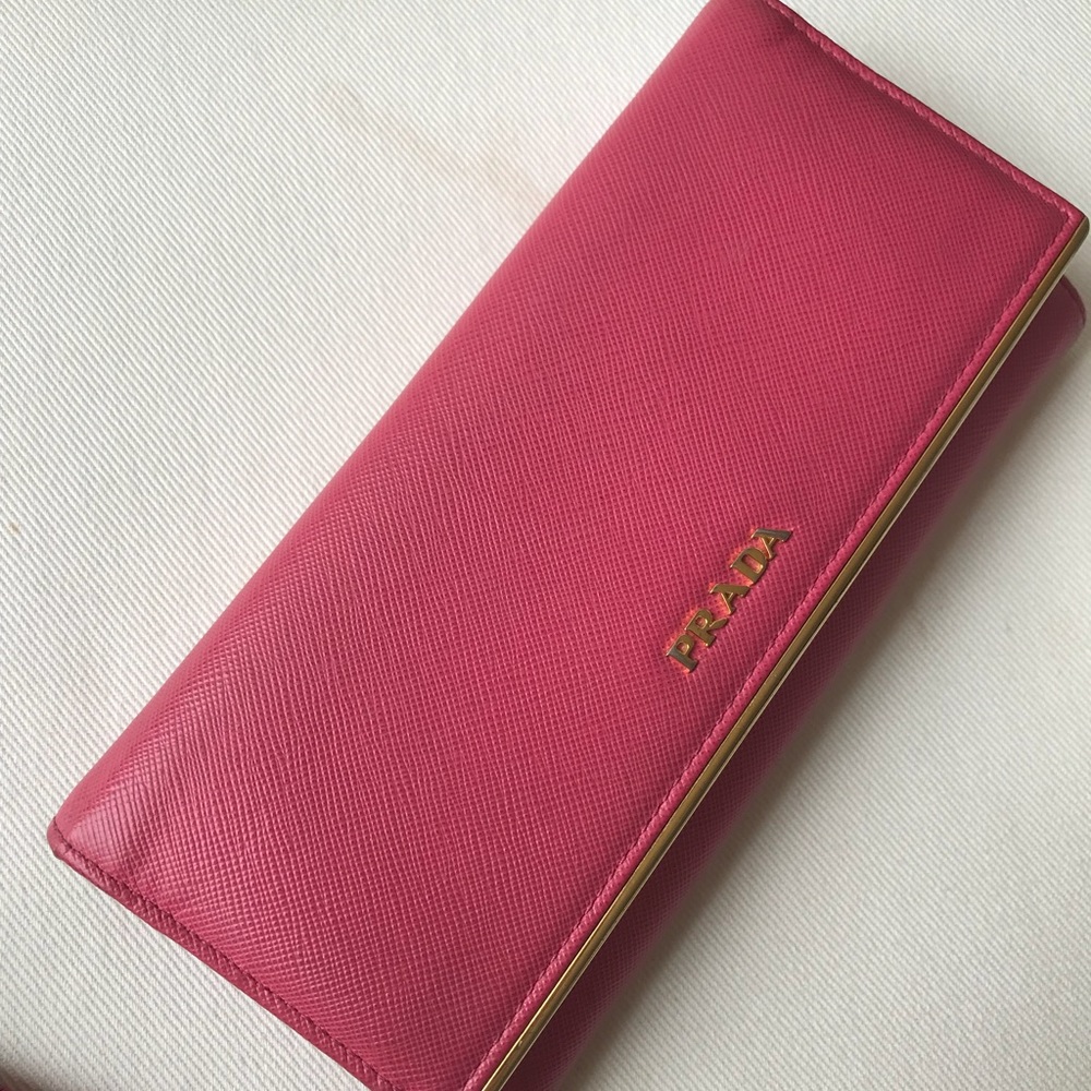 authenticate prada wallet with card holder